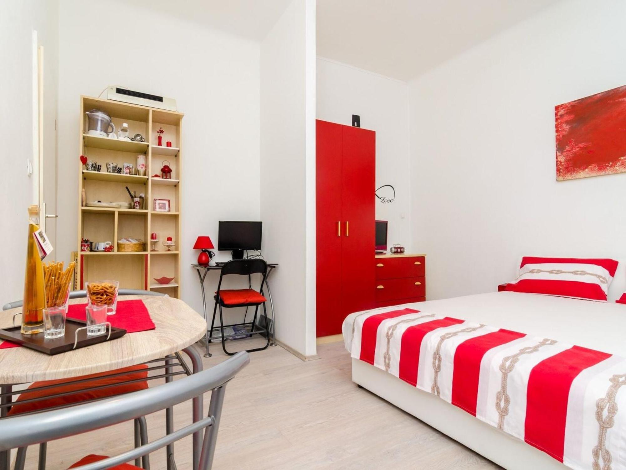 Caceris - Comfort With Terrace *